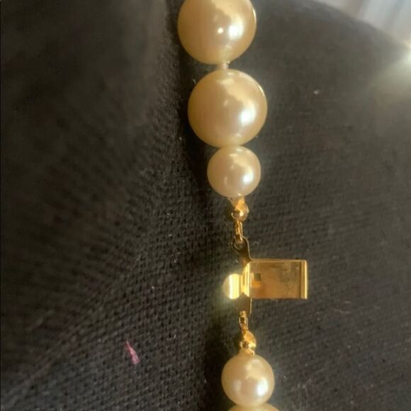 Vintage Gold Satin Tone CAROLEE Faux Pearl Beads Beaded Toggle clasp Necklace - Picture 8 of 11